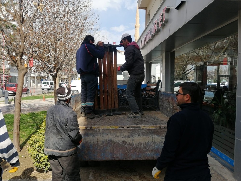 Avanos’ta banklar kaldırıldı 