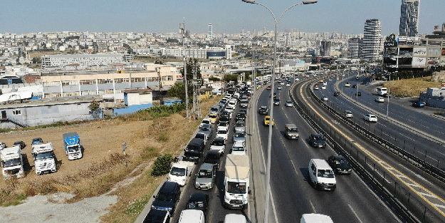 Avcılar E-5’te kurban yoğunluğu drone ile görüntülendi