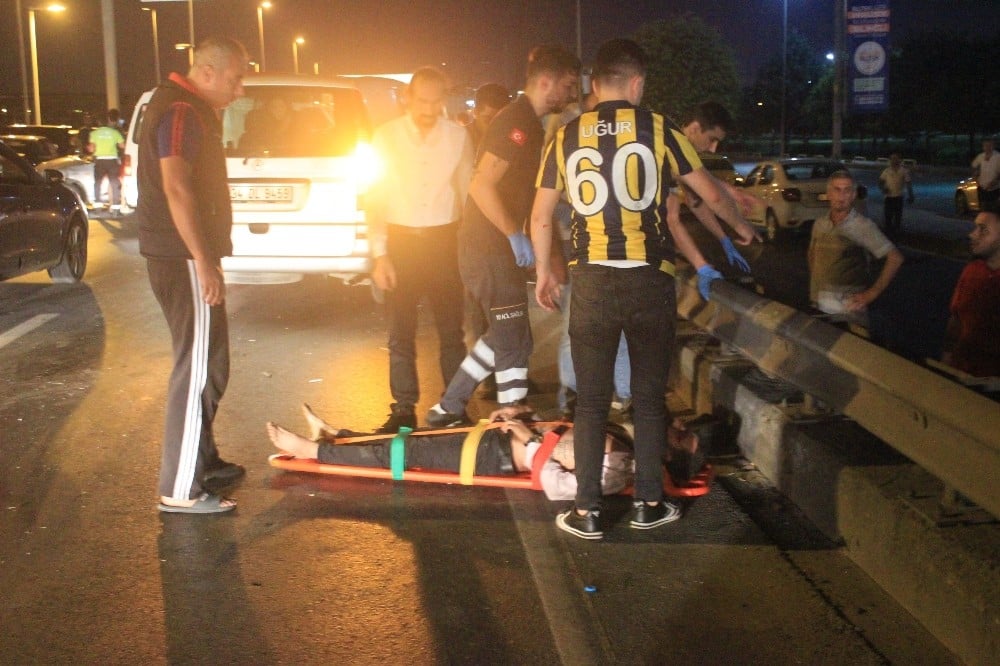 Avcılar E-5’te zincirleme trafik kazası: 1’i ağır 3 yaralı 