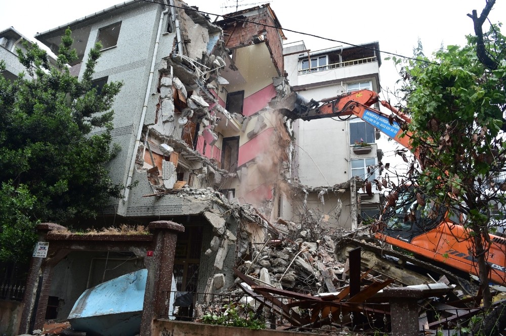 Avcılar yenileniyor: 122 binanın yıkımı tamamlandı 