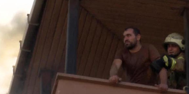 Avcılar'da 5 katlı binada yangın! Merdiven aracıyla kurtarıldılar
