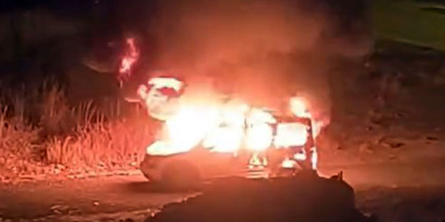 Avcılar’da amcasının park halindeki aracını ateşe verdi