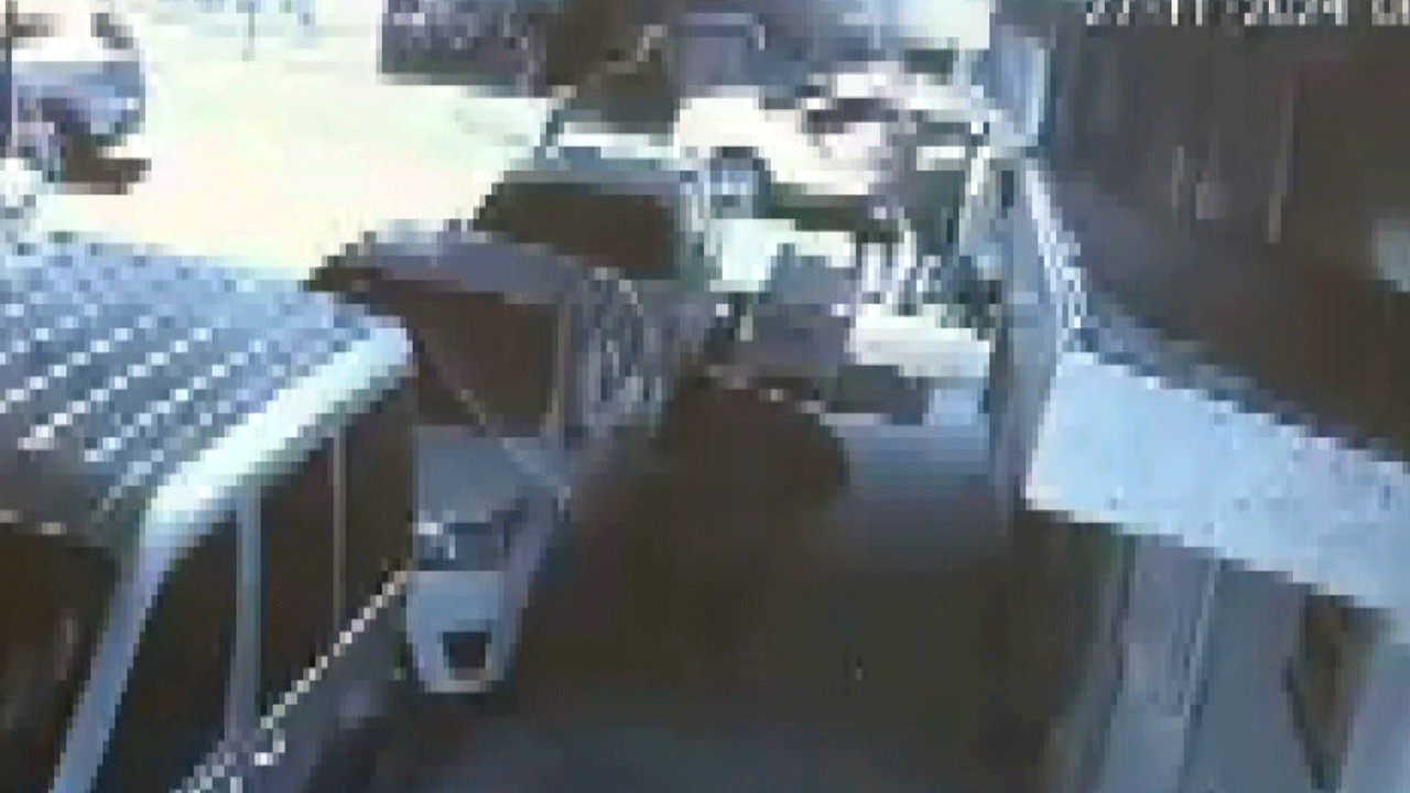 Avcılar’da araçtan çalınan 50 bin lira şoke etti! O anlar böyle görüntülendi