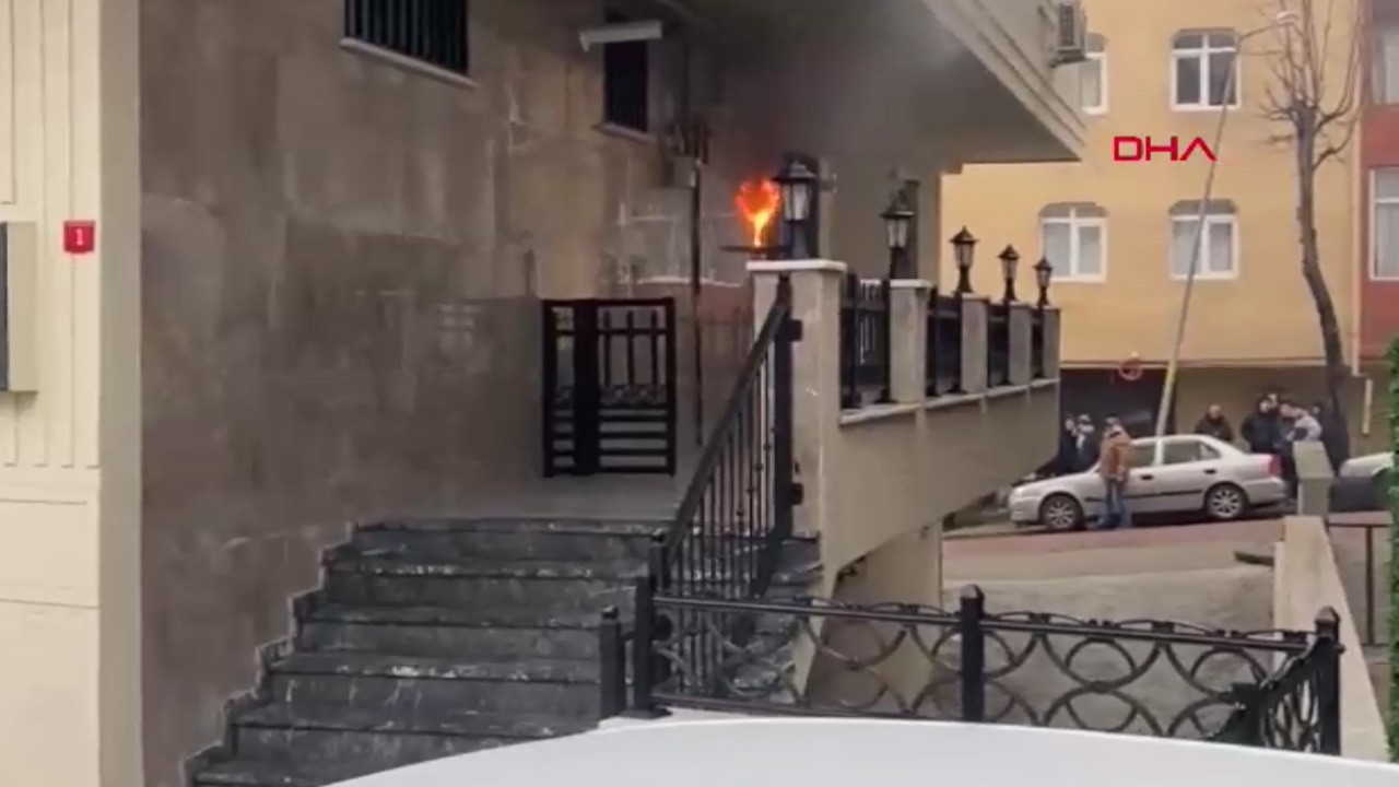 Avcılar’da elektrik panosu patladı! Vatandaşlar panikle kaçtı