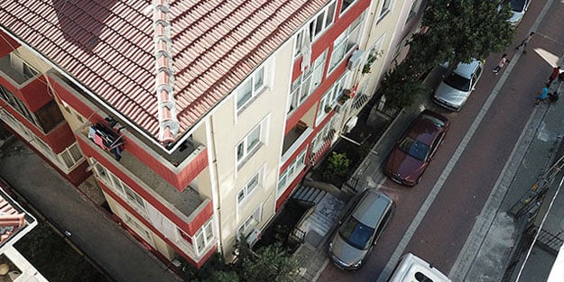 Avcılar’da kolonları çatlayan binanın tahliyesi için 4 gün süre verildi