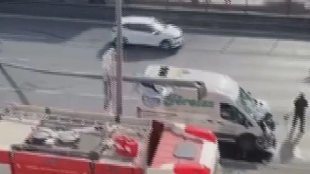 Avcılar'da korku dolu anlar! Refüje daldı