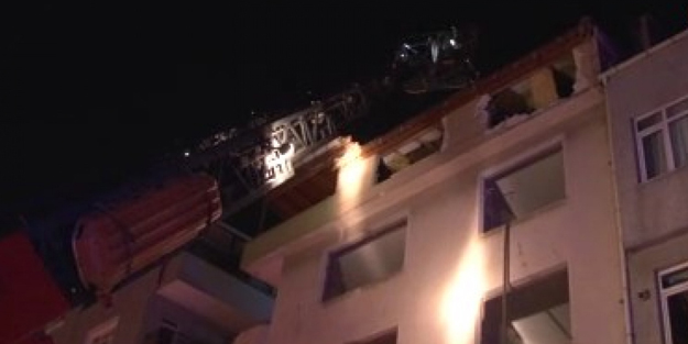 Avcılar'da metruk binada yangın: 1 kişi dumandan etkilendi