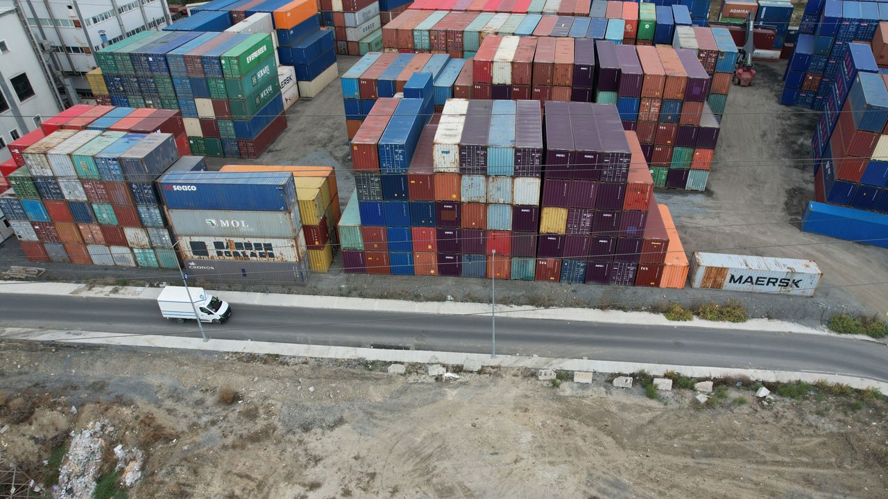 Avcılar’da tehlikeli manzara! Üst üste dizdiler