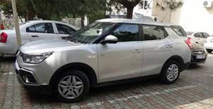 AVM önündeki aracı çalan hırsız 6 ay sonra enselendi