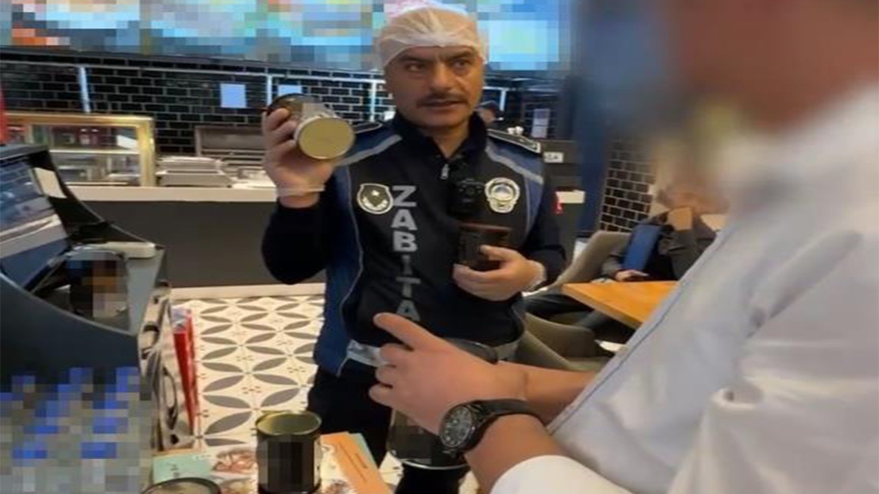 AVM restoran mutfaklarının görüntüsü mide bulandırdı