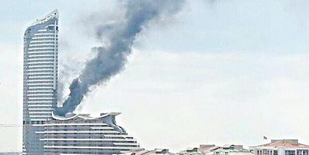 AVM’de korkutan yangın