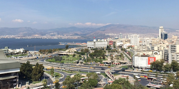 AVM'nin merdiven boşluğunda korkunç ölüm!