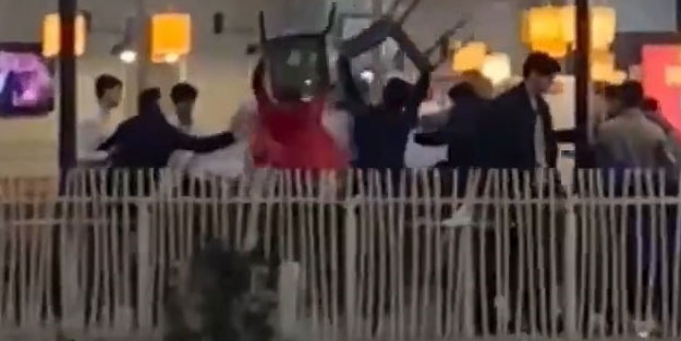 AVM'yi boks ringine çevirdiler