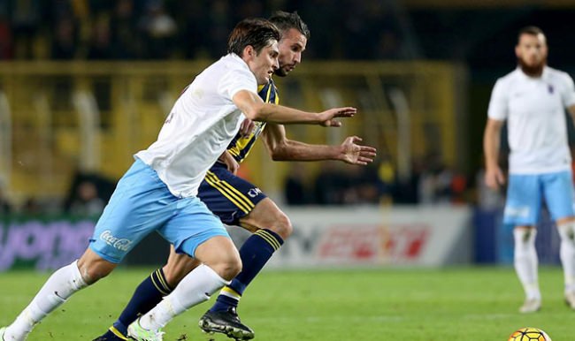 Avni Aker'e dev veda maçı