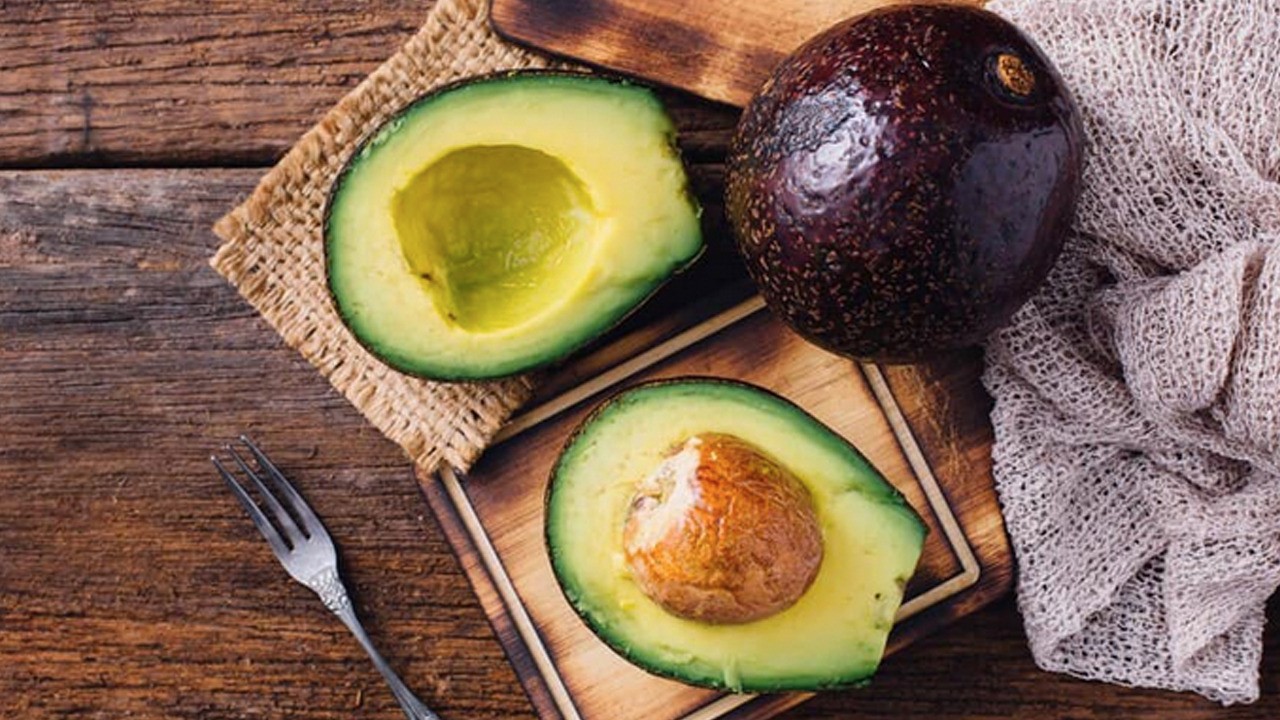 Avokadonun çekirdeğini sakın çöpe atmayın: Pazarların gözdesi ve sağlığın vazgeçilmezi