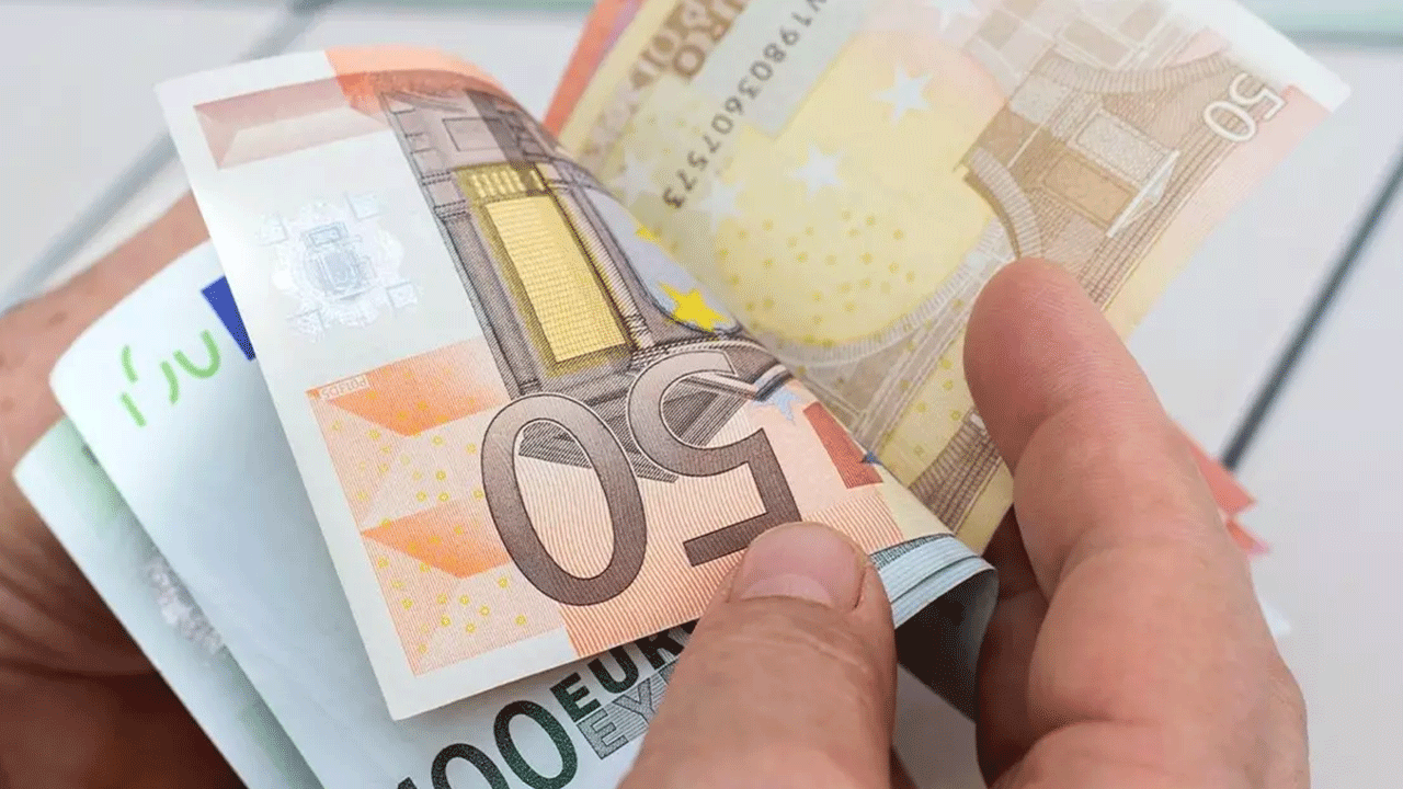 Avrupa Birliği'ne giren ülkeden duyuru: Avroya geçmeye hazırız!