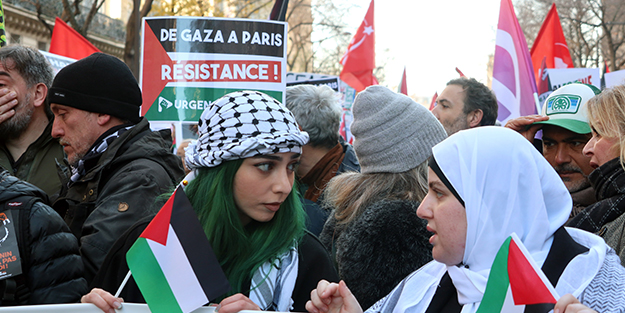Avrupa Gazze için sokaklara dökülüyor! Paris'te 'ateşkes' yürüyüşü