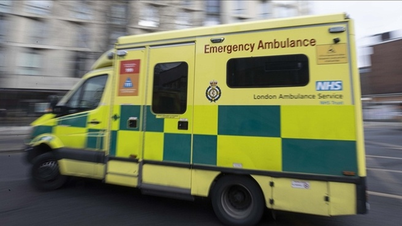 Avrupa güvenli değil! Londra'da otobüste bıçaklanan 14 yaşındaki çocuk öldü