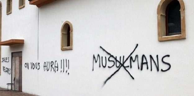 Avrupa İslamafobi'yi beslemeye devam ediyor