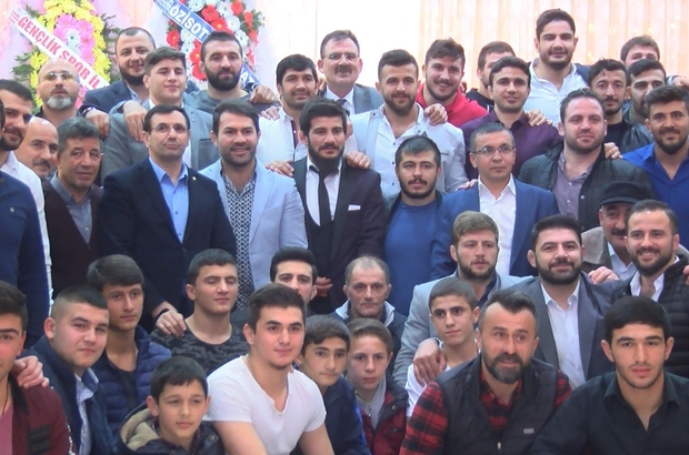 Avrupa şampiyonu güreşçi Soner Demirtaş evlendi