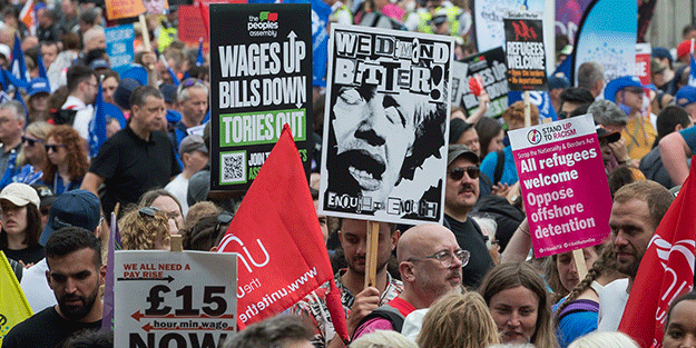 Avrupa ülkesi şokta! Fiyatlar tavan yaptı, halk sokağa döküldü