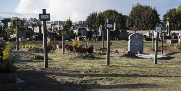 Avrupa ülkesinde Müslümanlara 'mezarlık' zulmü!