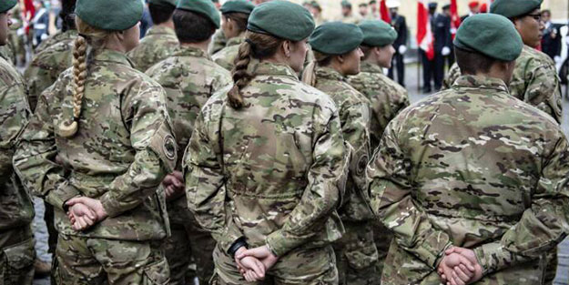 Avrupa ülkesinde skandal olay! Başörtüsü nedeniyle ordudan ayrıldı