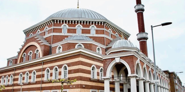Avrupa ülkesinde yine aynı tablo! ‘Ayasofya Cami’ye alçakça saldırı