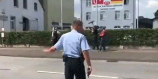 Avrupa ülkesinde yine küstahlık! Ezanı böyle protesto etti