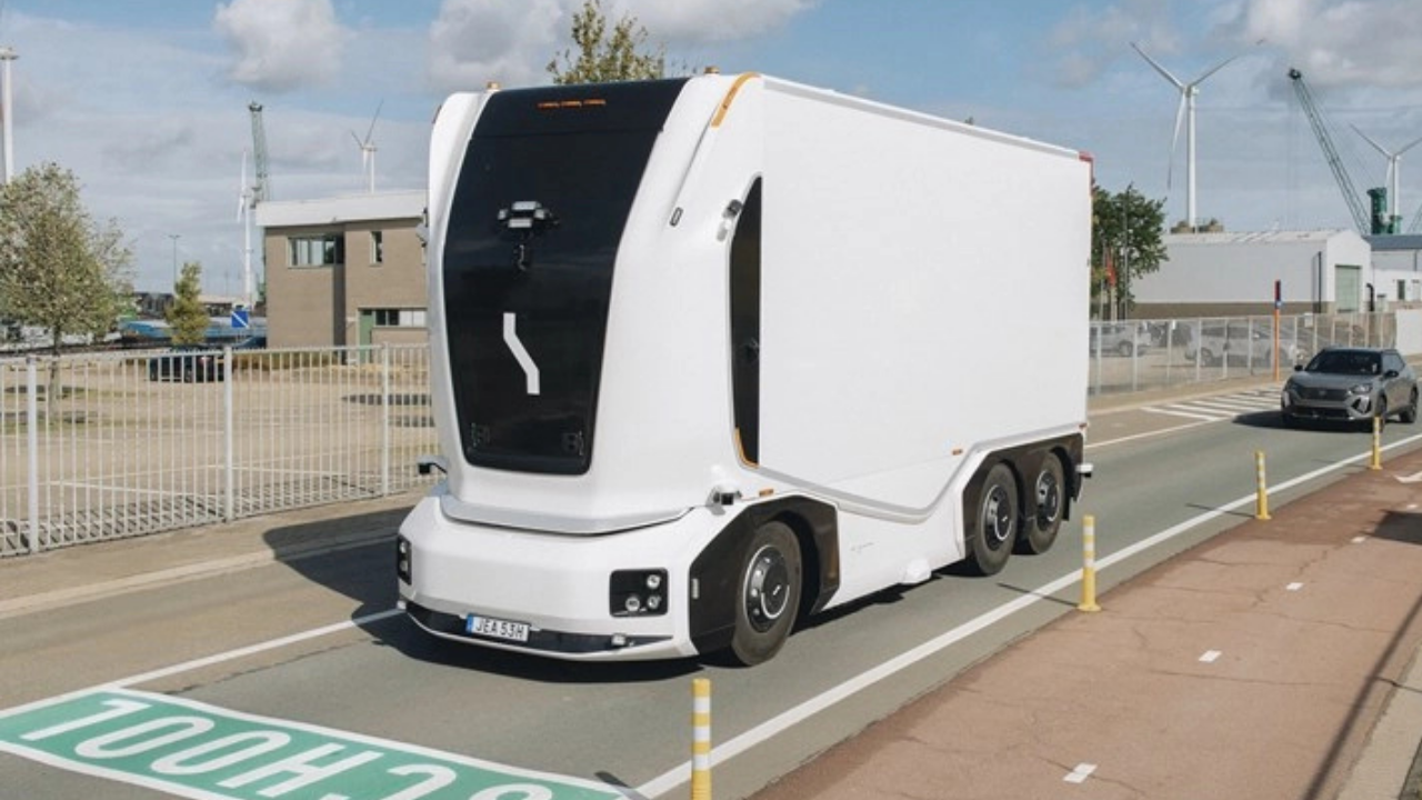 Avrupa yollarında bir ilk: Kabinsiz otonom elektrikli kamyon hizmete başladı