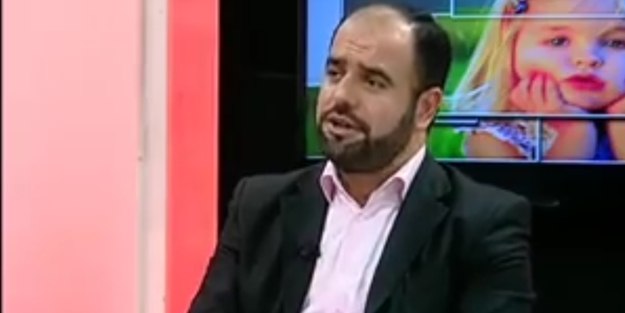 Avrupa'da ilkokul öğrencisi çocuk, öğretmenini bakın nasıl Müslüman yaptı!