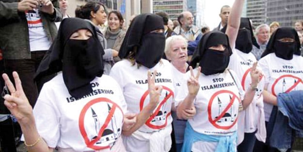 Avrupa’da İslam karşıtlığı çığ gibi büyüyor