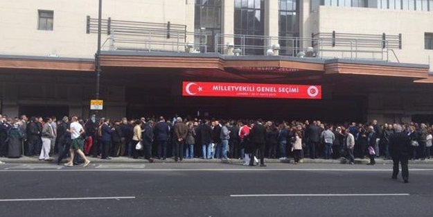 Avrupa'daki Türkler sandık başında