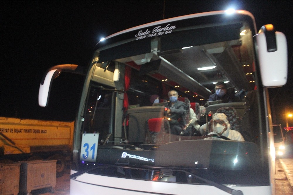 Avrupa’dan dönen 164 kişi Kocaeli’ye getirildi 