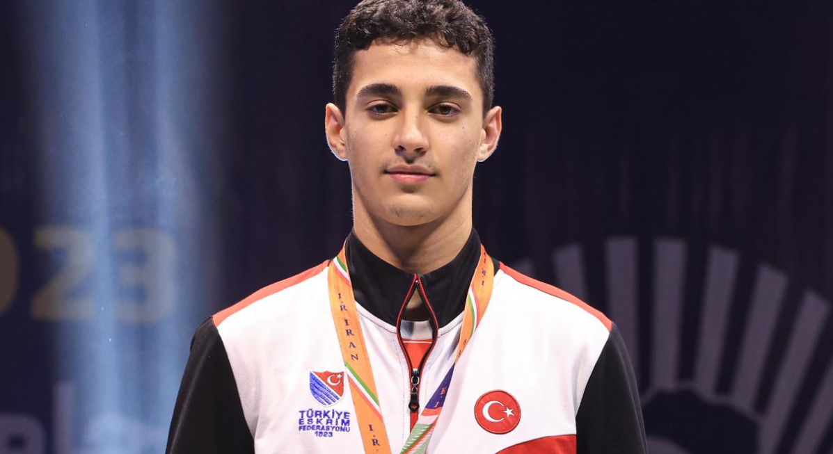 Avrupa'dan sonra Dünya şampiyonluğu: Milli eskrimci Yaman'dan altın madalya