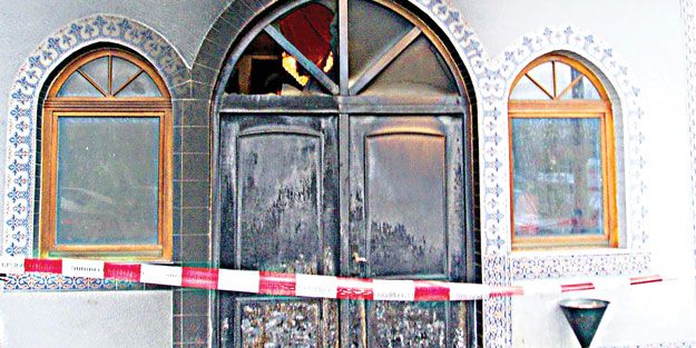 Avrupalı zorbaların hedefi camiler