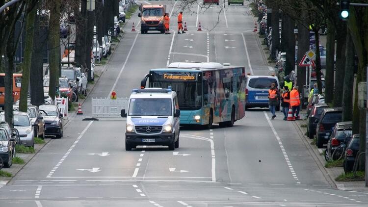 Avrupa’nın göbeğinde sıcak saatler! Bomba paniği