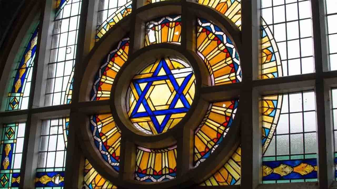 Avrupa’nın kalbinde Sinagog’a bomba