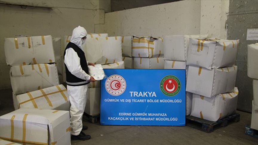 Avrupa'ya giden tırda 573 bin 750 maske ele geçirildi