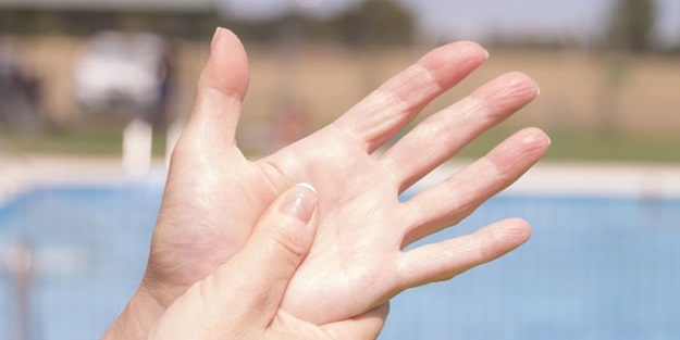 Avucunuzun merkezine bir dakika bastırırsanız...