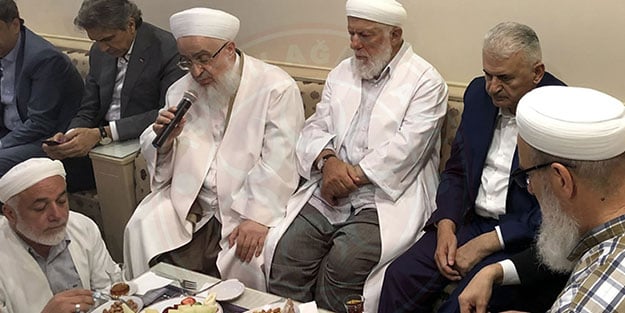 Avukatın mini eteğine sahip çıkan 28 Şubat kafası, sarıktan rahatsız