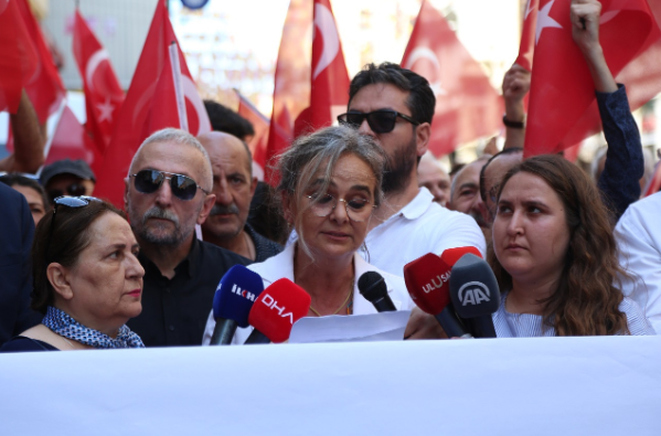 Avukatlar Baro’ya isyan etti! LGBT dayatmasını bırakın insanlığı savunun