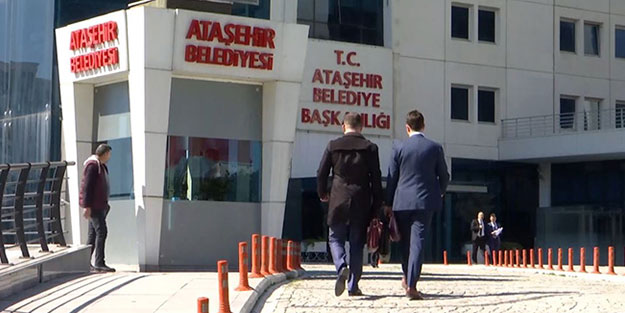Avukatlar CHP'li Belediyenin kapısına dayandı
