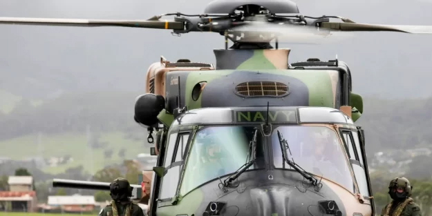 Avustralya ordusu 45 adet helikopteri gömme kararı