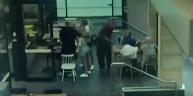 Avustralya'da hamile başörtülü kadına alçak saldırı!