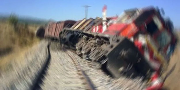 Avustralya’da yolcu treni raydan çıktı: 2 ölü