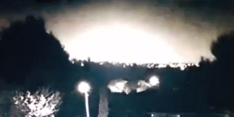 Avustralya'ya meteor düştü! Gökyüzünü aydınlattı