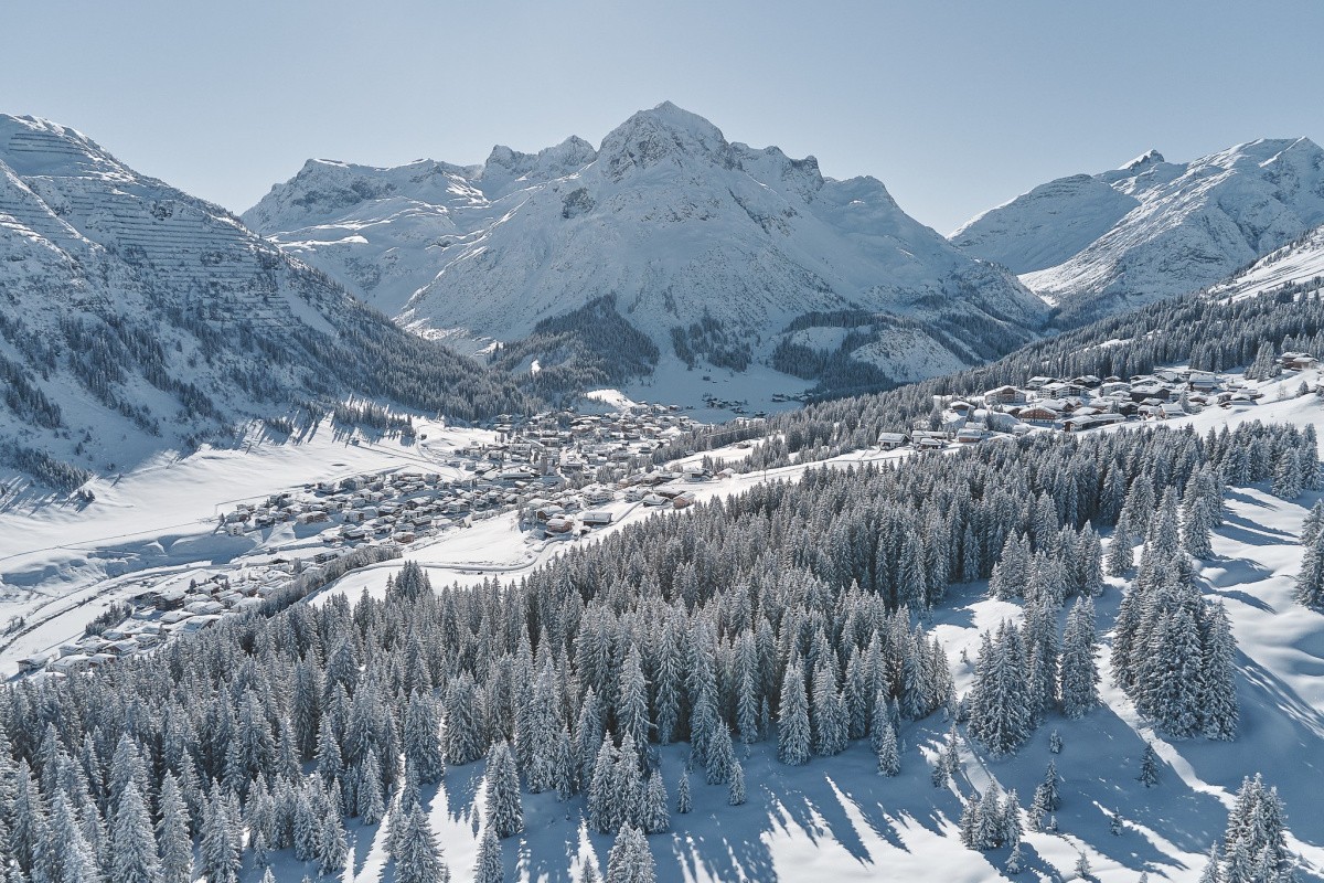 Avusturya'da 10 kişi çığ altına kaldı