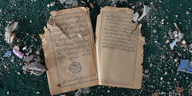 Avusturya'da camiye patlayıcı attılar