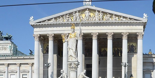 Avusturya'da 'İslam Yasa Tasarısı' kabul edildi